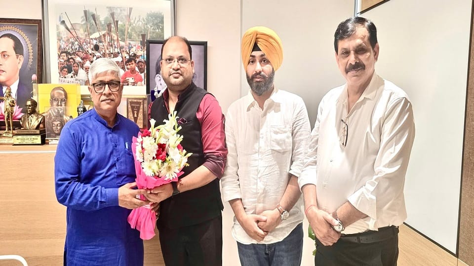 Nikhil Singhal met with Congress UP in-charge Rajendra Pal Gautam various issues were discussed in Noida