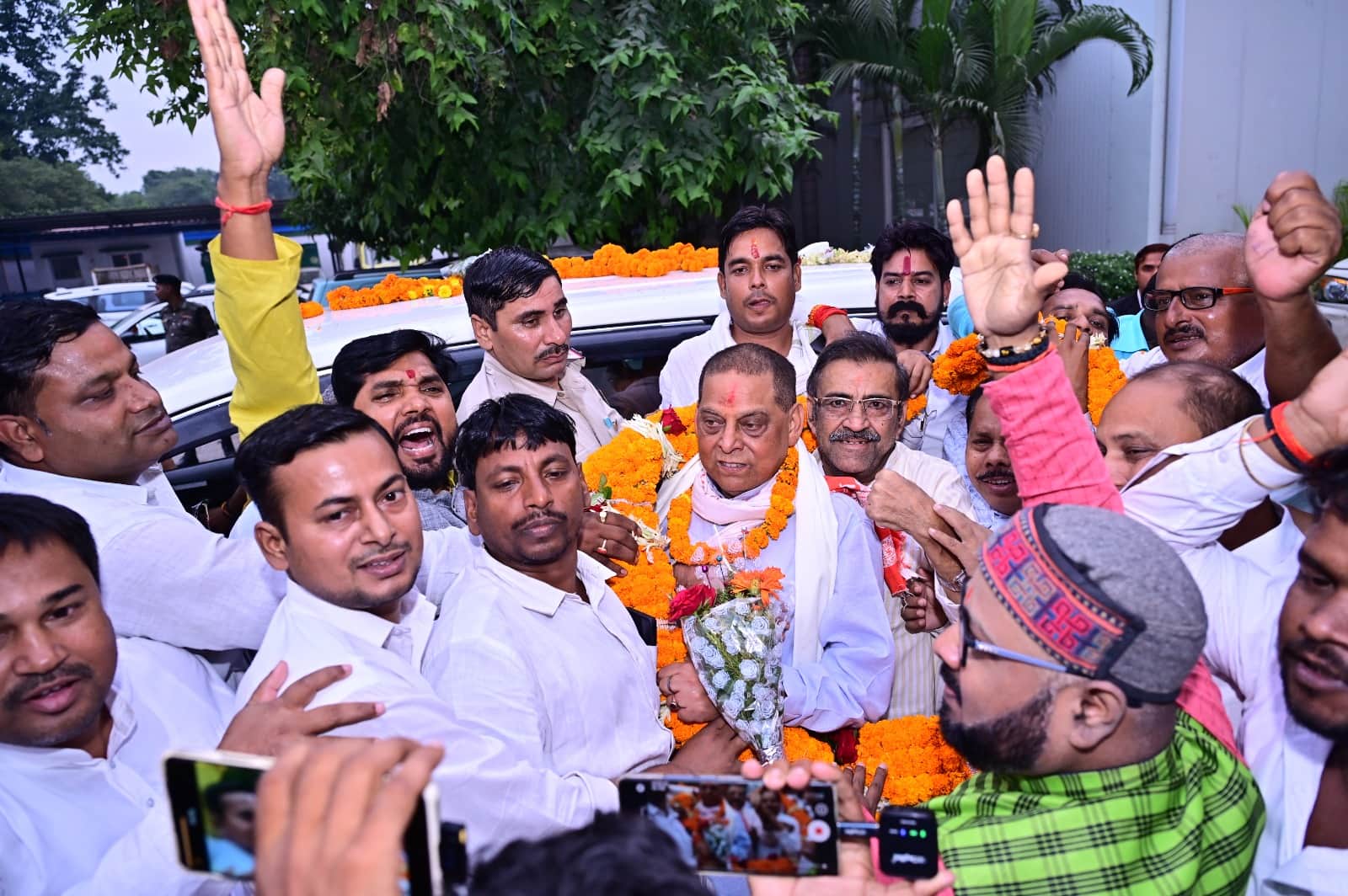 सबसे हॉट सीट पटना स्नातक रही, जहां प्रशांत किशोर-अनंत सिंह और तेजस्वी का जोर बेकार गया। नीरज जीते।