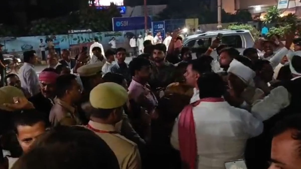 शिक्षक-स्नातक एमएलसी चुनाव: सुबह से शुरू हुई बंडलिंग, देर शाम तक चला काम; टेबलों के पास हंगामा