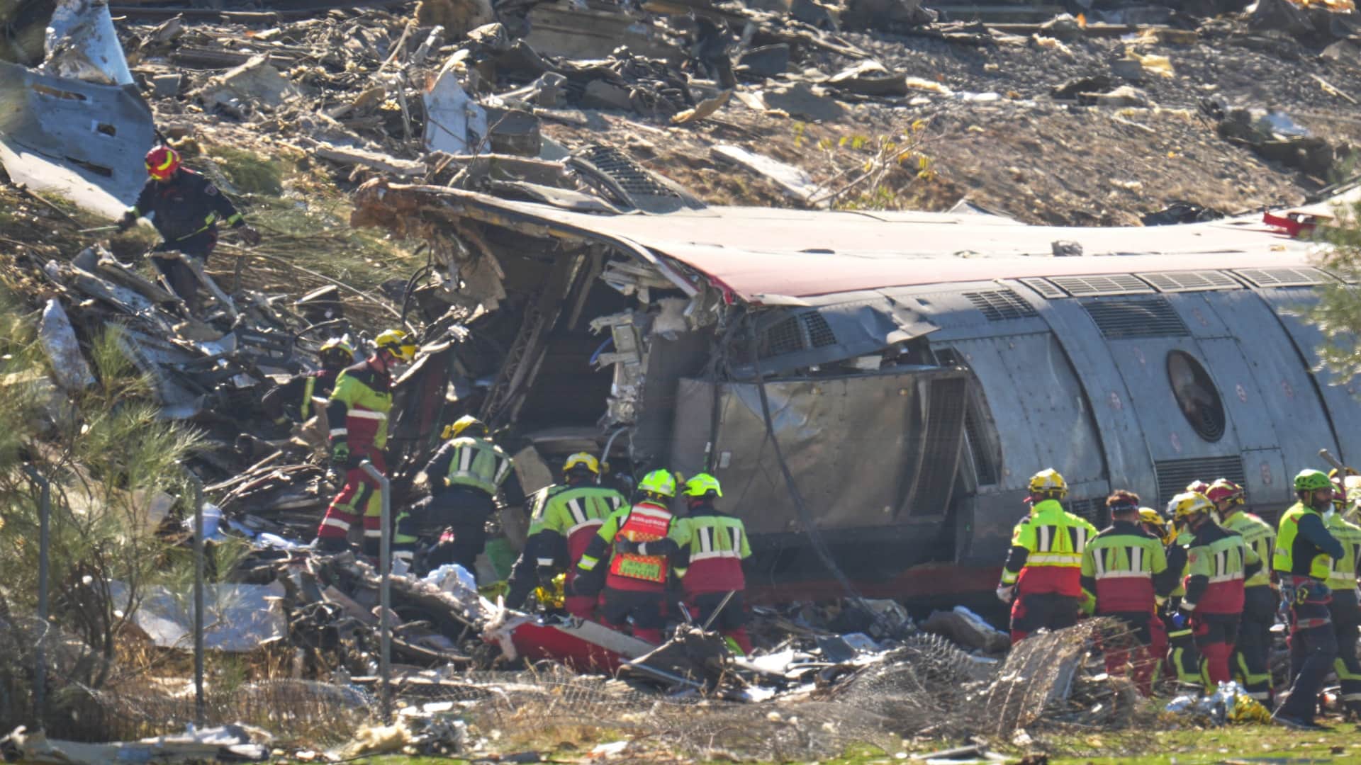more than 60 people die in train collision in central Spain