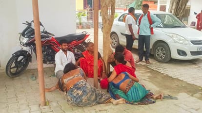 Tragic accident in Mirzapur Three people motorcycle killed after being hit vehicle police arrive scene