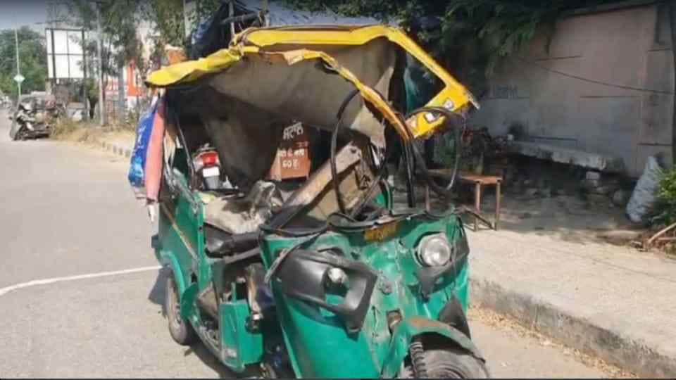 Two people died in a road accident in Jalandhar on Karwa Chauth
