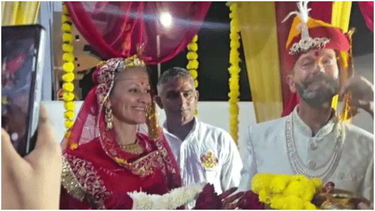 राजस्थान: सीकर में फ्रांसीसी जोड़े ने रचाया वैदिक विवाह, भारतीय संस्कृति से प्रभावित होकर लिए सात फेरे
