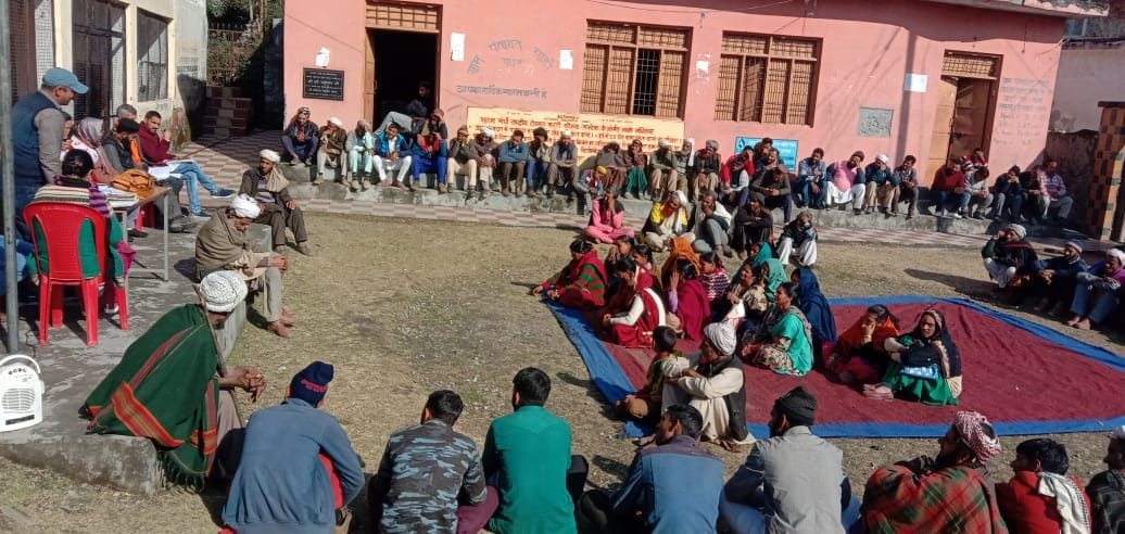 The villagers unanimously changed the members of the vigilance committee