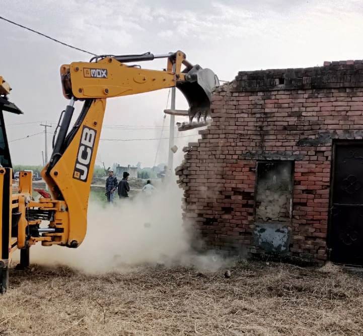 Shamli's bulldozer on 80 bighas