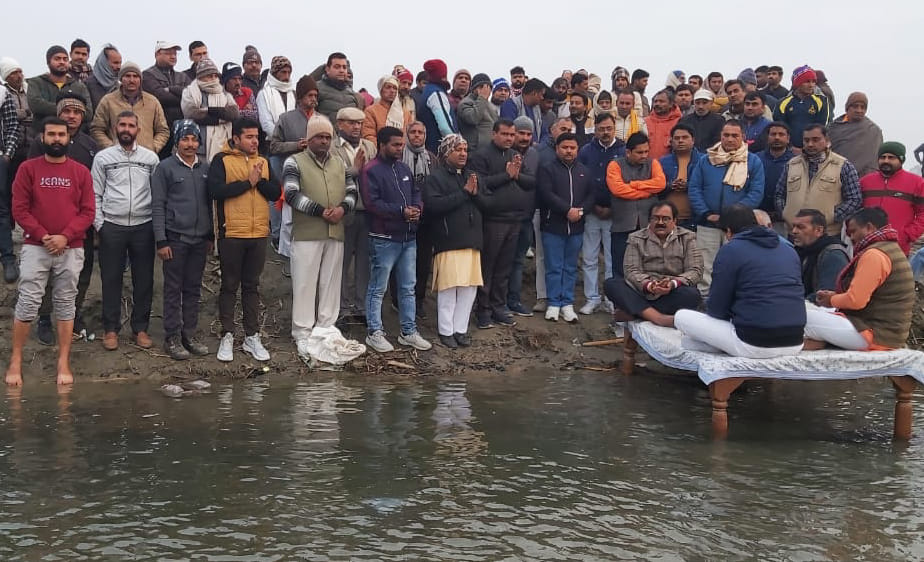 Devotees gathered in Ganga Aarti at Nangal Gangaghat