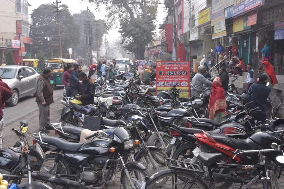 From where the encroachment was removed, the shops were again decorated on the streets