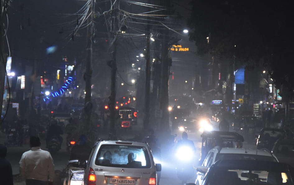 Mercury fell again, no relief from cold despite sunshine