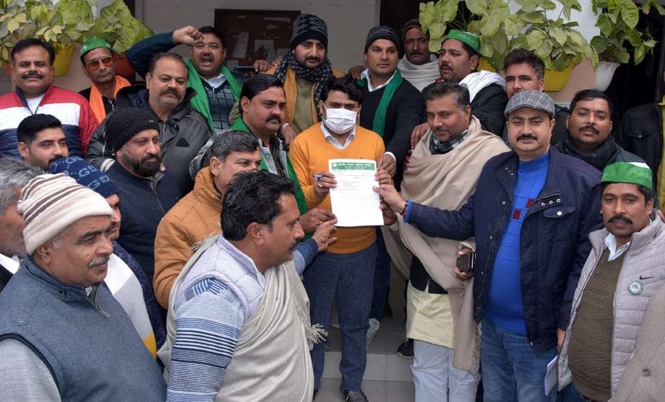 Government should fulfill the promise of giving free electricity to farmers