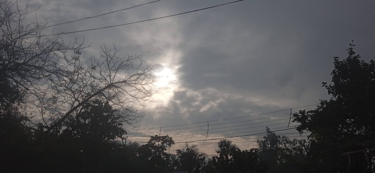 Drizzle occurred at night, cloudy throughout the day, temperature increased