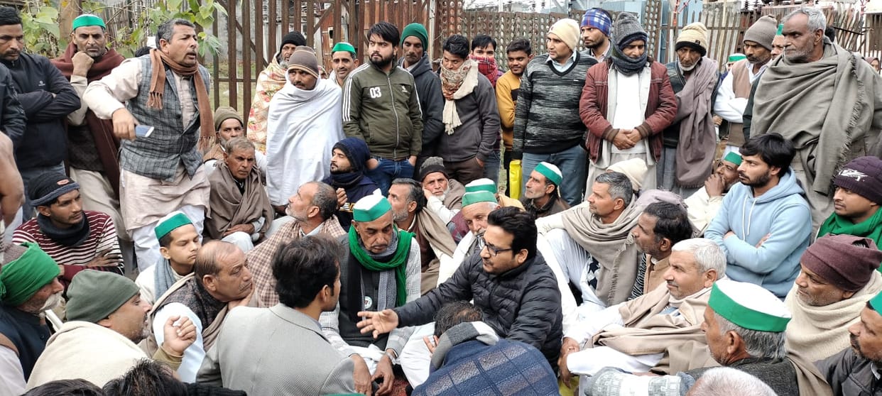 On the persuasion of the officers, the farmers ended the strike on the fourth day