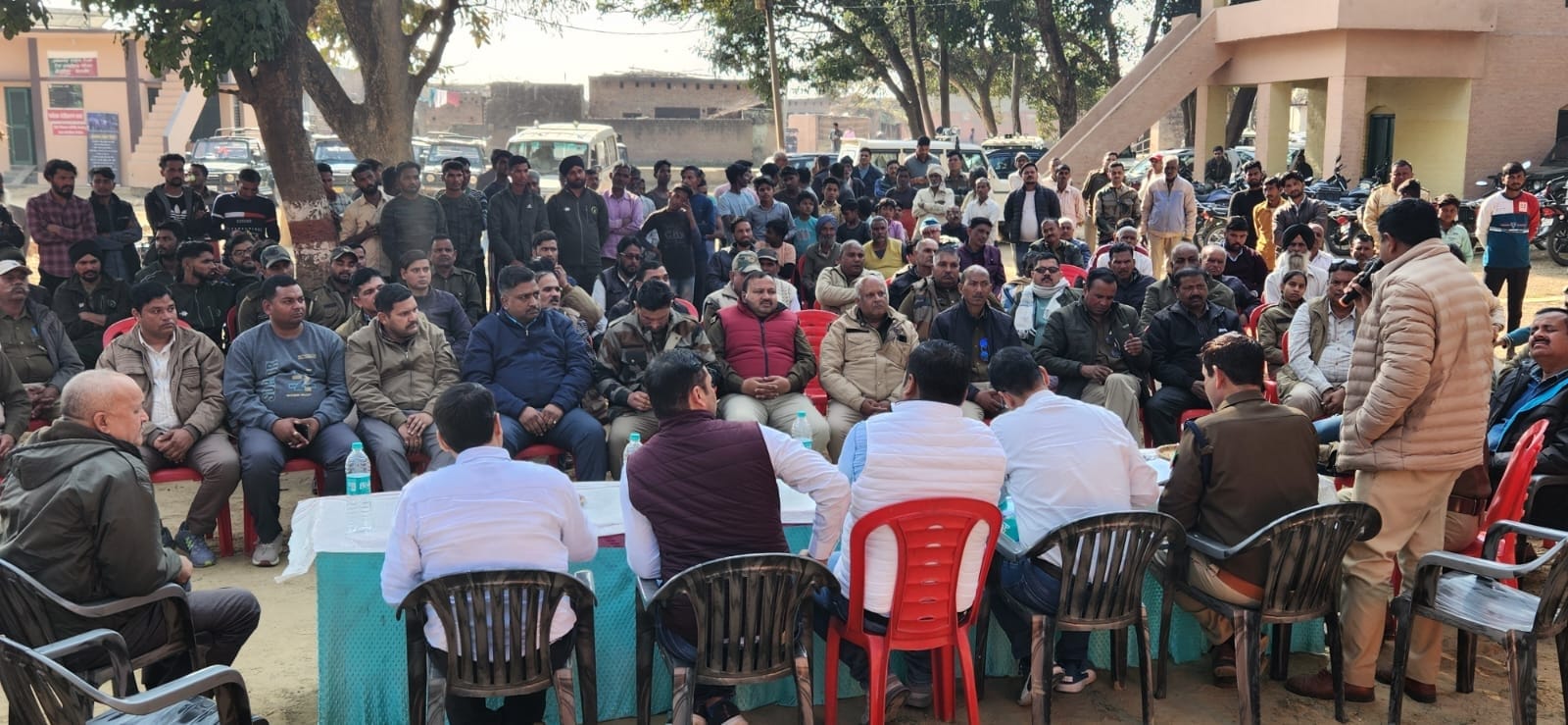 Forest workers of many districts gathered in Kehripur, demand for action