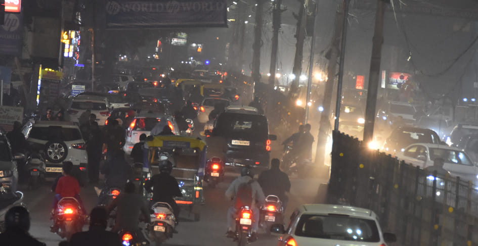 Winter increased due to mercury fall in the night, sunny day
