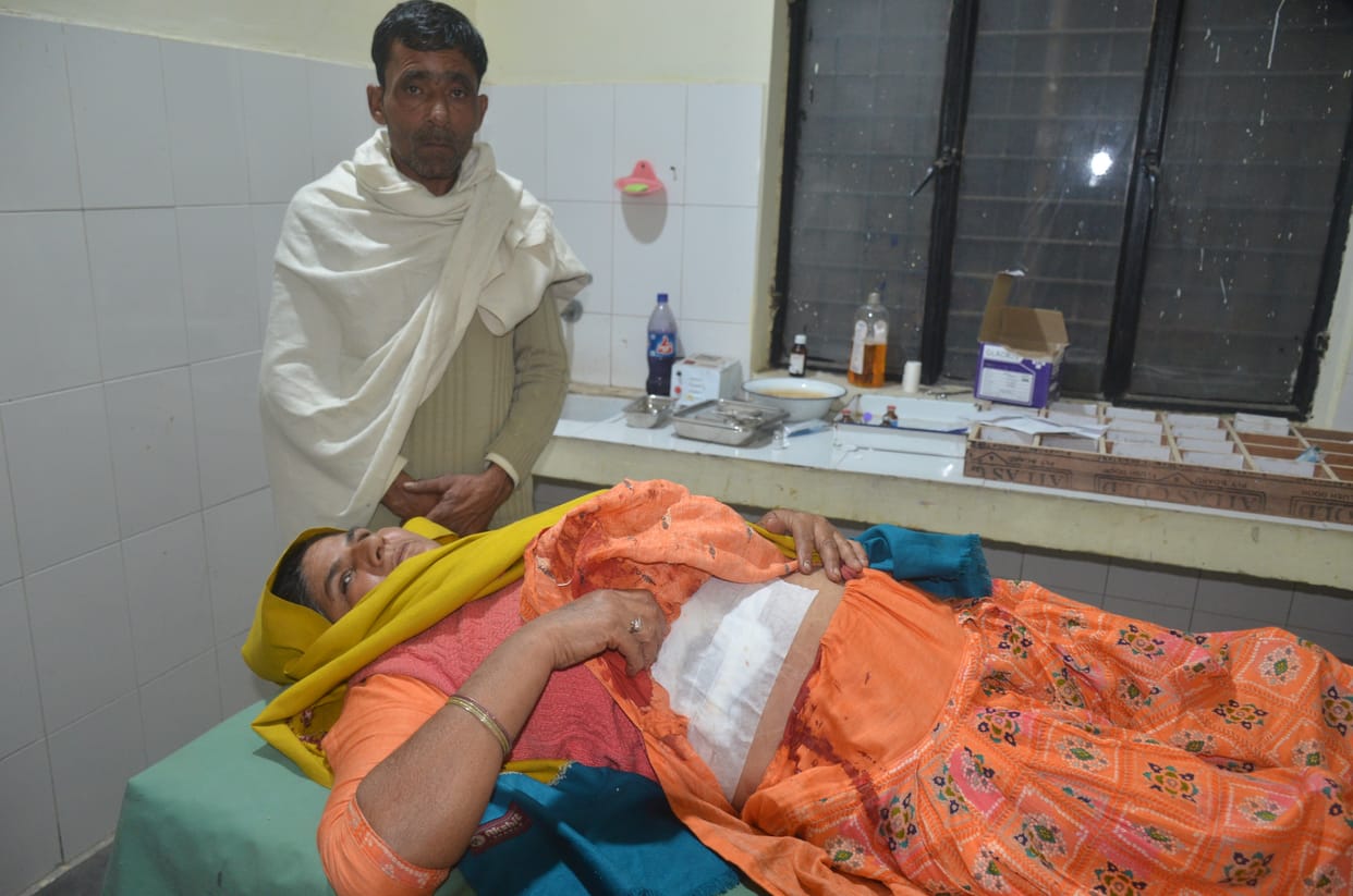 Entered into the house of the brother of former head and fired, two injured