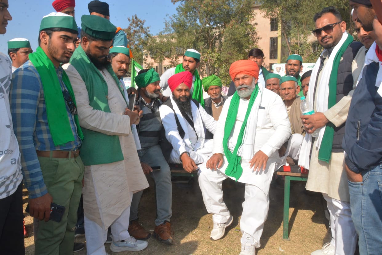 Front started forming in the city, farmers started gathering