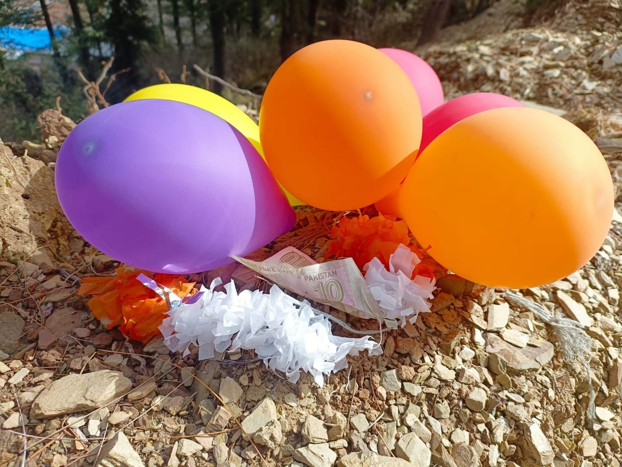Pakistani ten rupee note found with balloons in Sarajghati