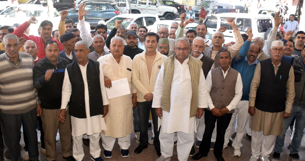 Demand to declare beneficial sugarcane price from the state government