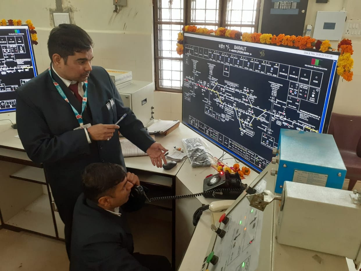 Railway stations of the district equipped with electronic interlocking
