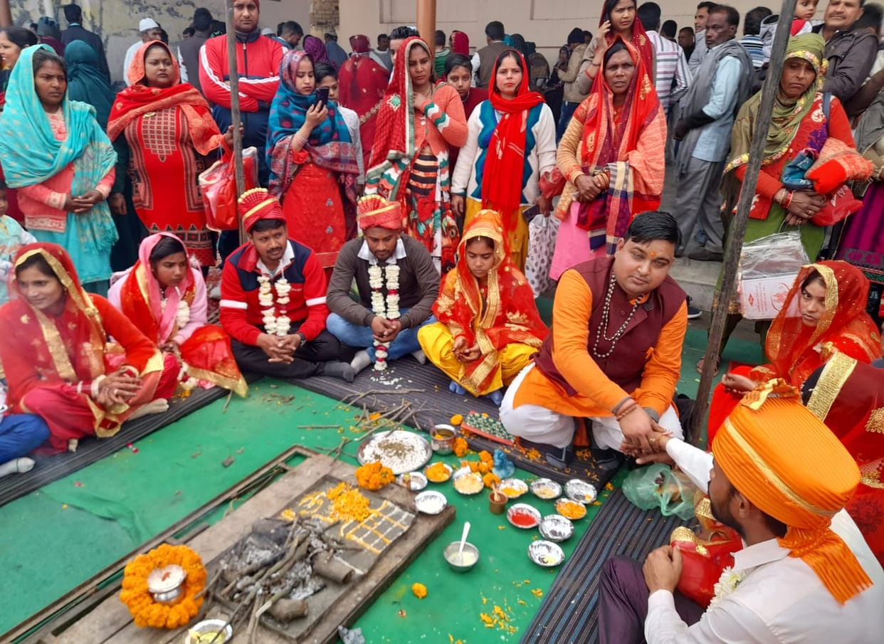 451 couples took seven rounds, 176 got married