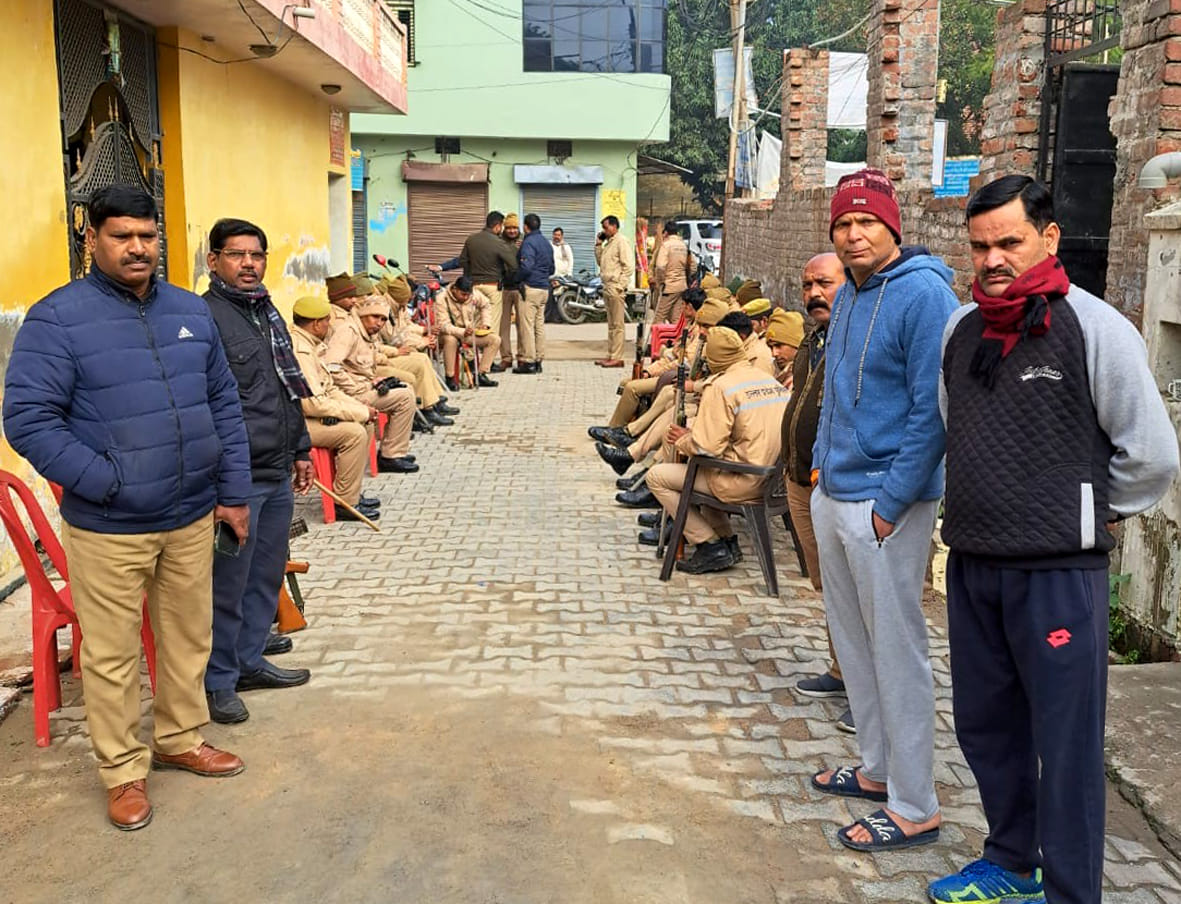 Karni Sena worker going to recite Hanuman Chalisa in Amuvi