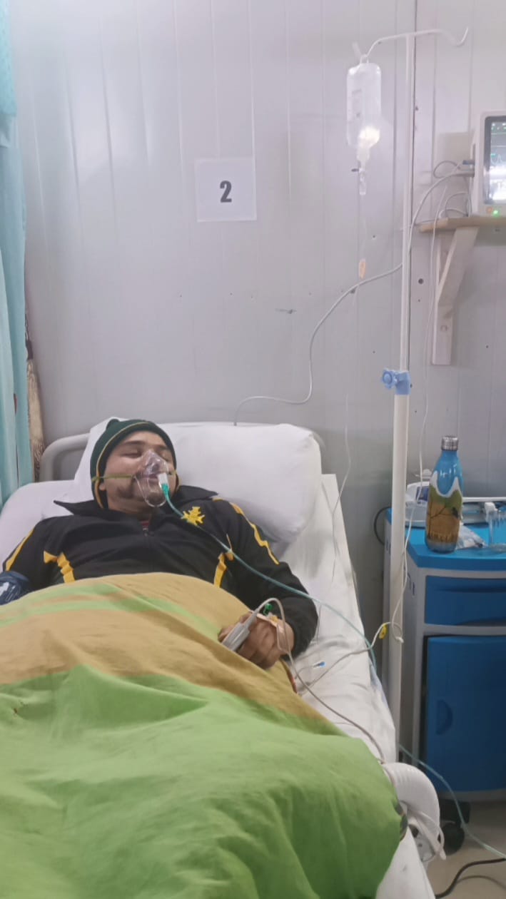 Soldier Anuj of Katha buried in snow for two and a half hours in Ladakh, won the battle with death