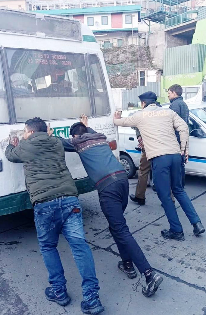 HRTC bus gasped as soon as it left the old bus stand
