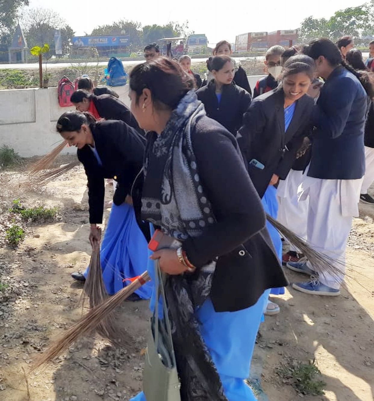 NSS girl students did cleanliness in Jirauli