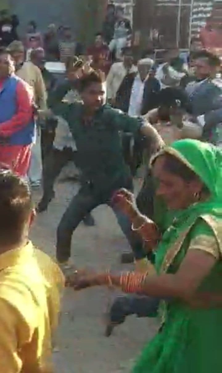 Uproar in Chadhat, eight Baratis injured