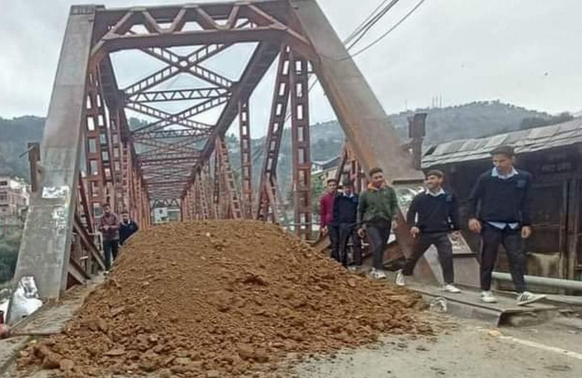 Old bridge over Ravi river closed in sand