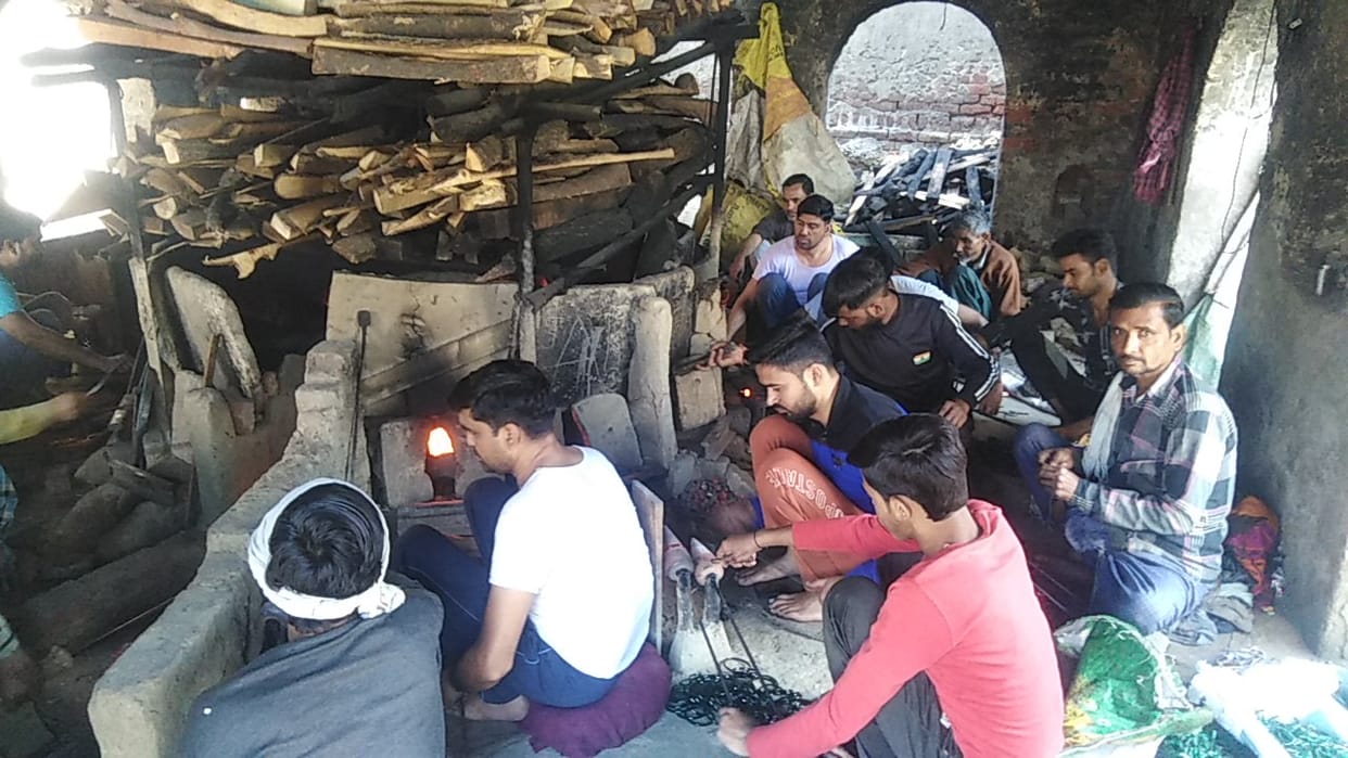 pain of the bangle makers of Hasayan Our work  name of Firozabad