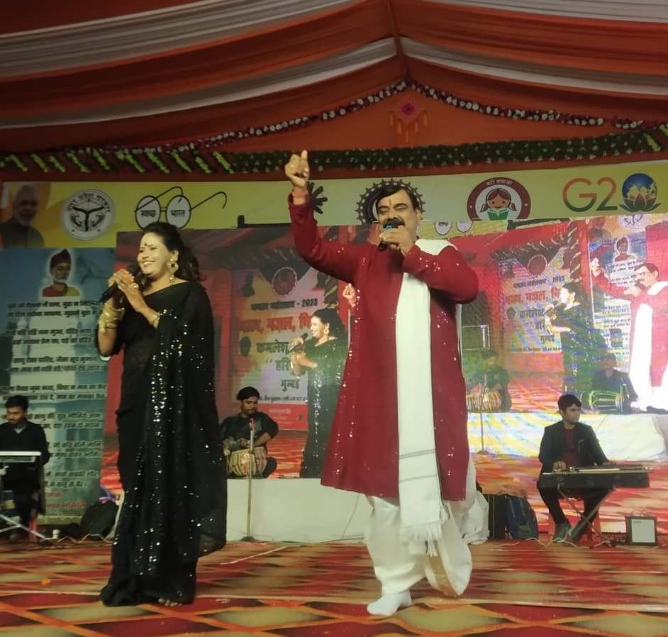 Youth danced on the songs of Suresh Kushwaha and Jiya