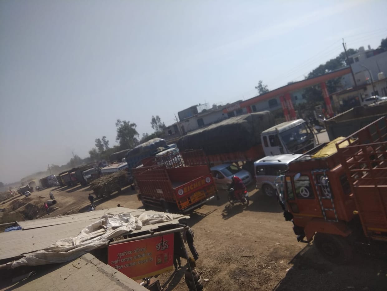 Wheels of vehicles stopped for two hours on Panipat-Khatima Highway