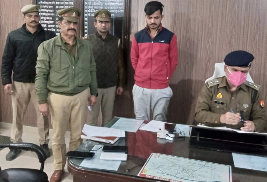 Four arrested for robbery