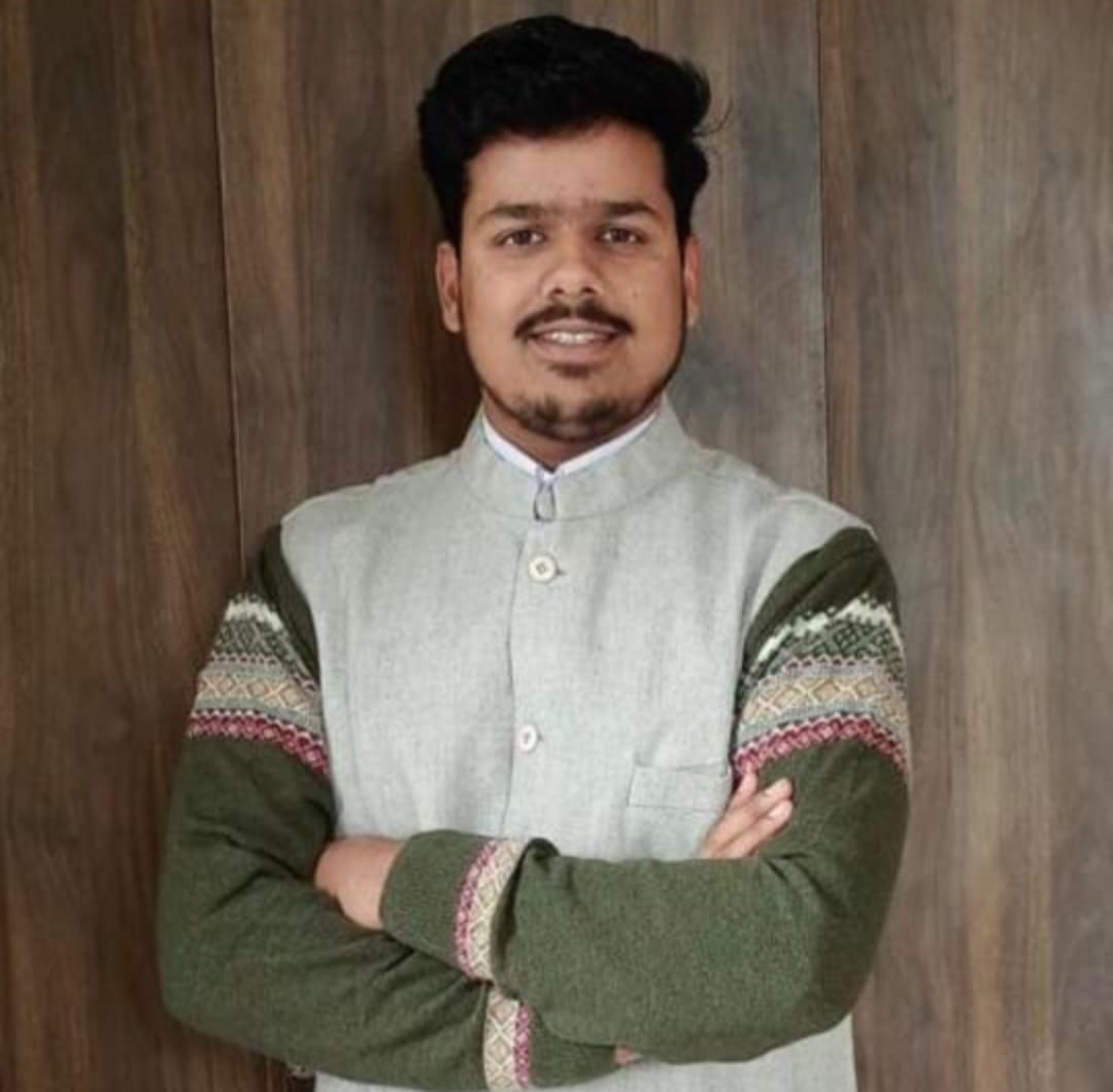 Dr. Abhinav of Bharari became Captain in the Indian Army