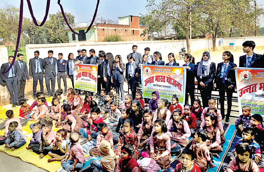 Engineering students guided the children
