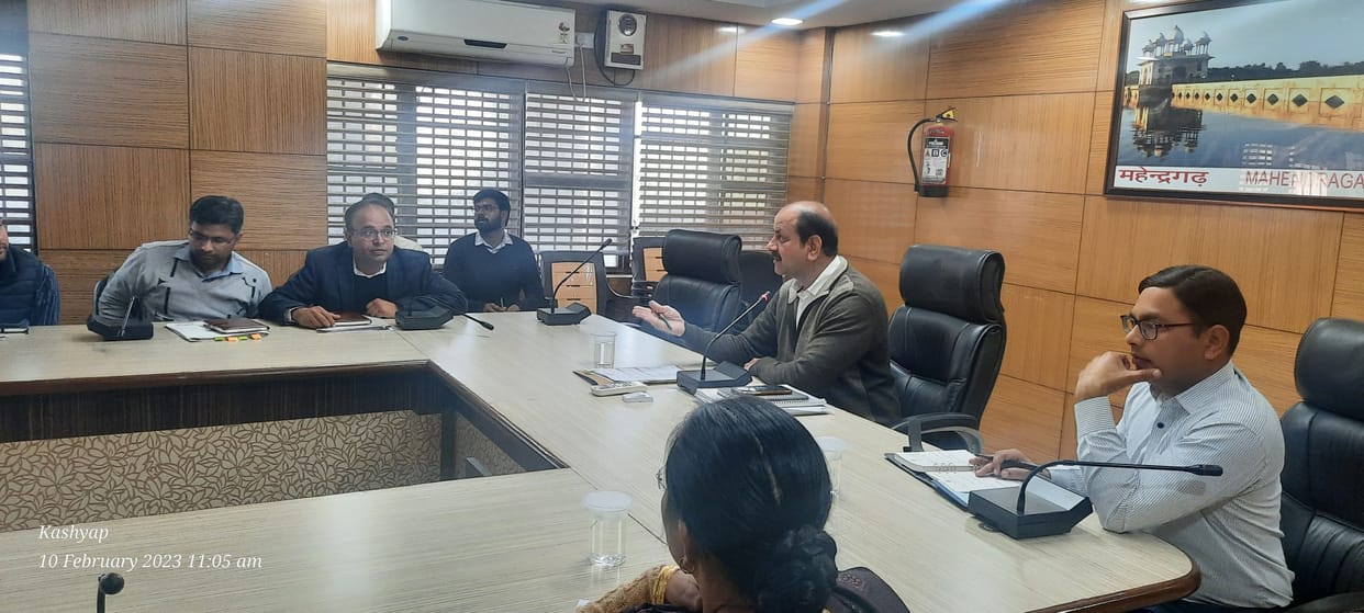 Sector residents should remove encroachment themselves and also get the vacant plots cleaned: DC