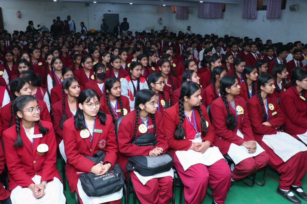 Presenting a cultural program enticed everyone's mind