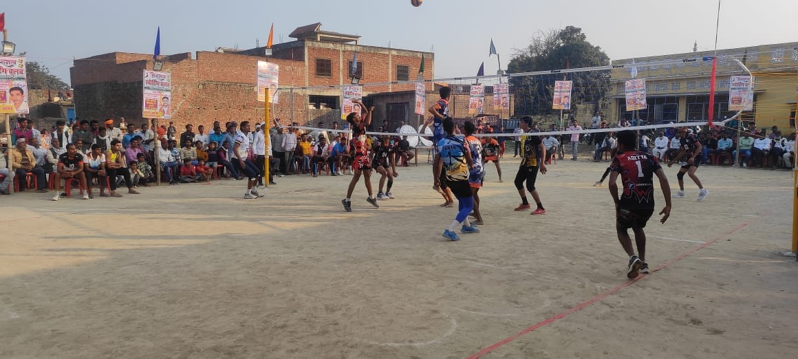 Gorakhpur defeated Lucknow in volleyball