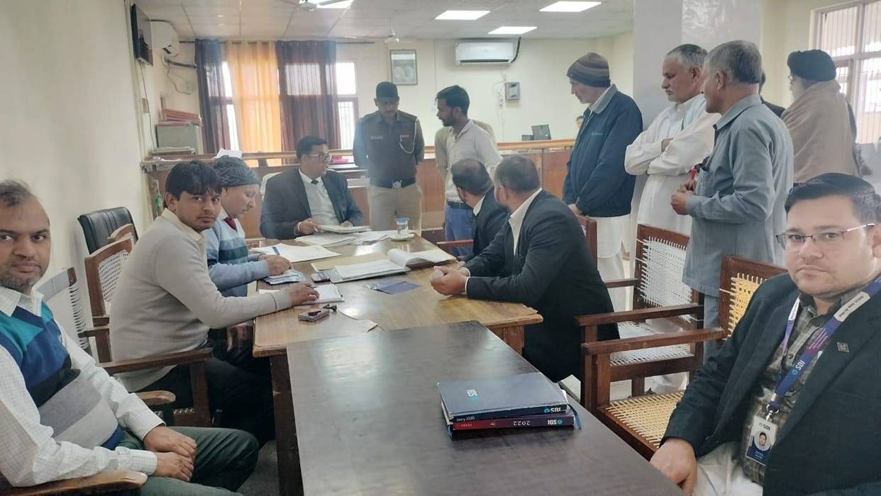 settlement of 137 cases in lok adalat recovery of 33 lakh ruppes