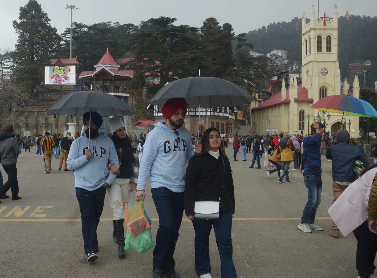Shimla city buzzing with tourists on Valentine's weekend