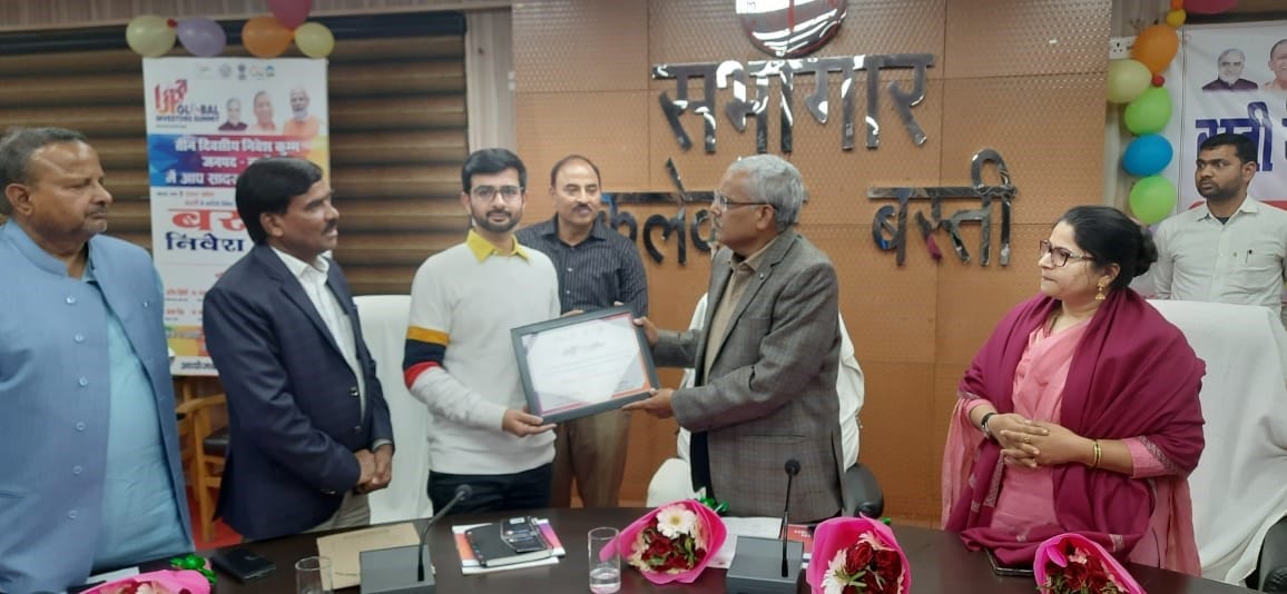 Administrative honor to handicraft teacher Alok