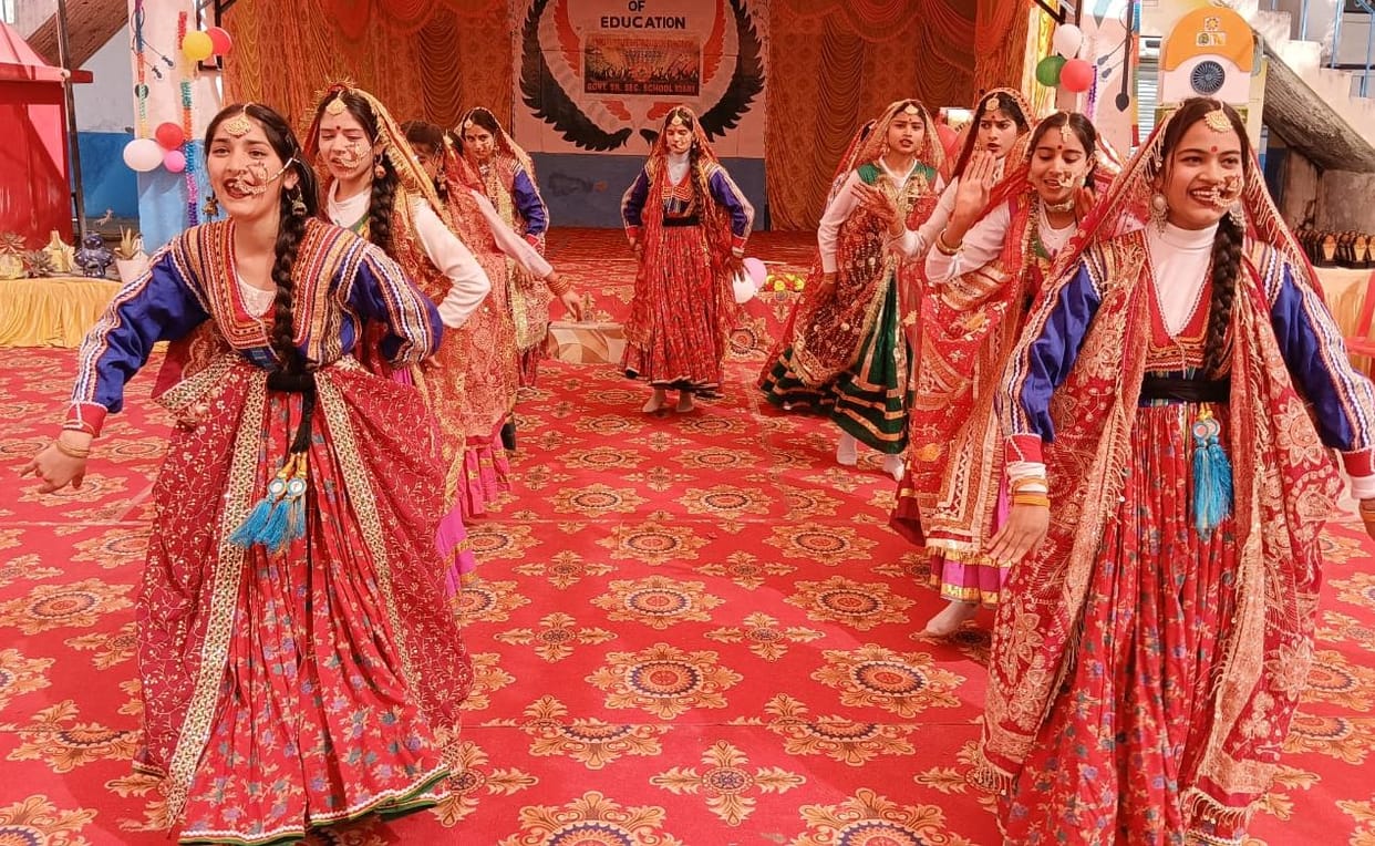Glimpses of Gujarati culture seen in Kiyani School