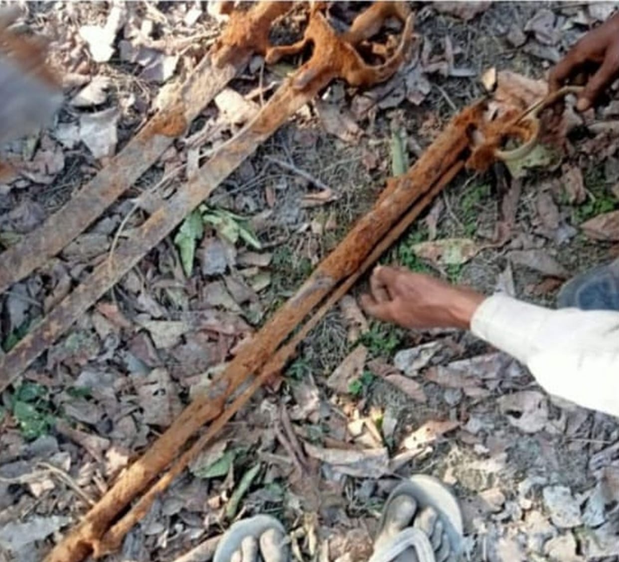 Three 100-year-old swords, a gun cord found in excavation
