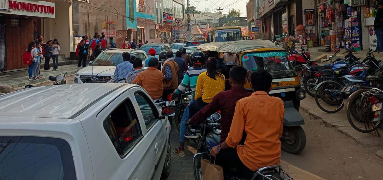 increasing traffic jam in the city