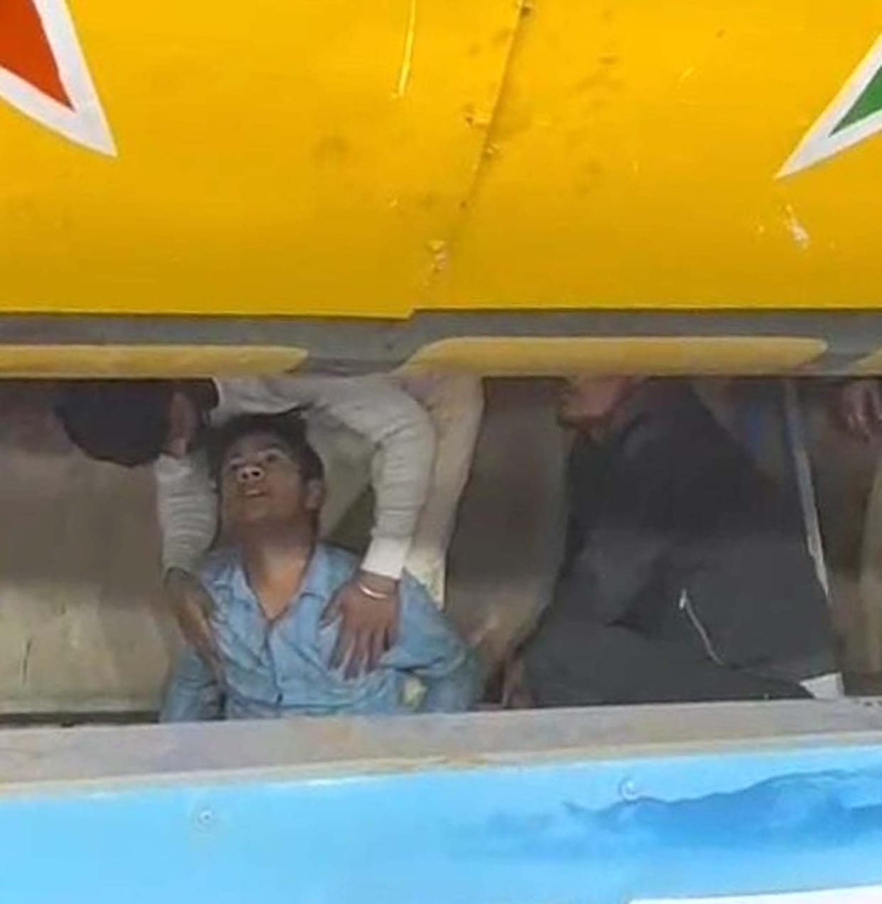 Tsunami swing lock broken in aligarh numaish six spectators injured