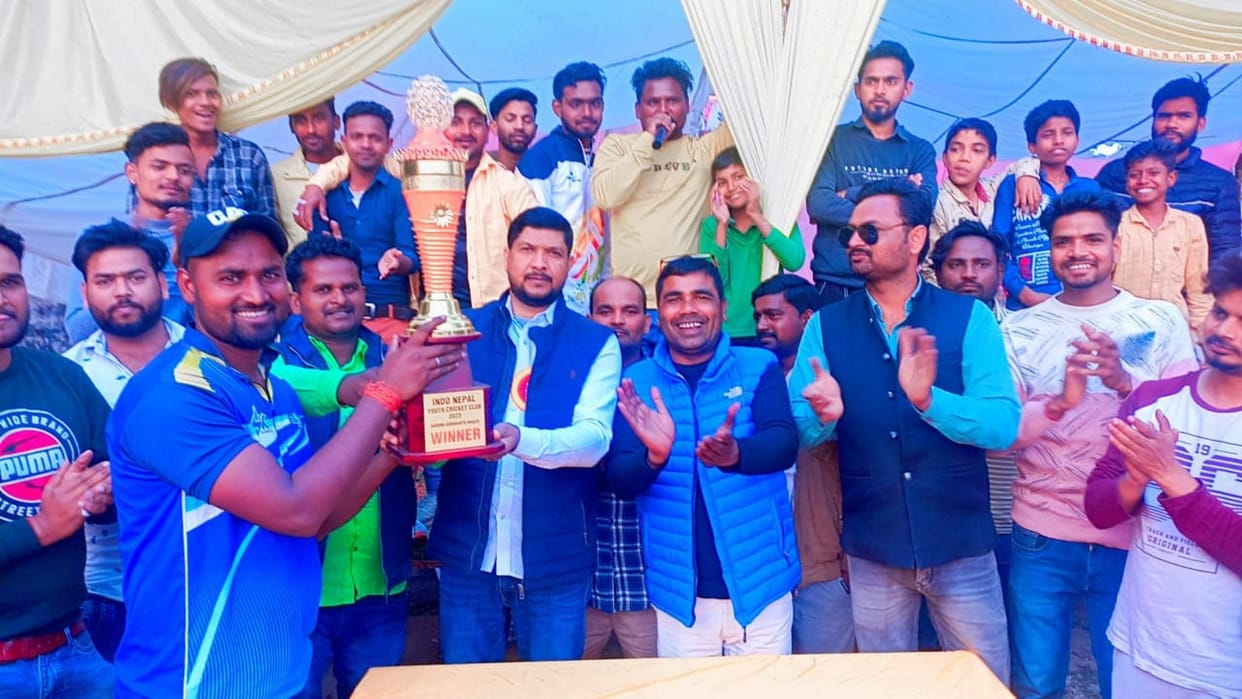 Balrampur captured trophy by defeating Jahadaria Tulsipur