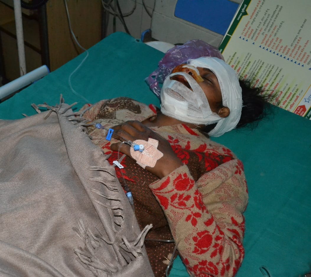 Car hit two sisters, seriously injured