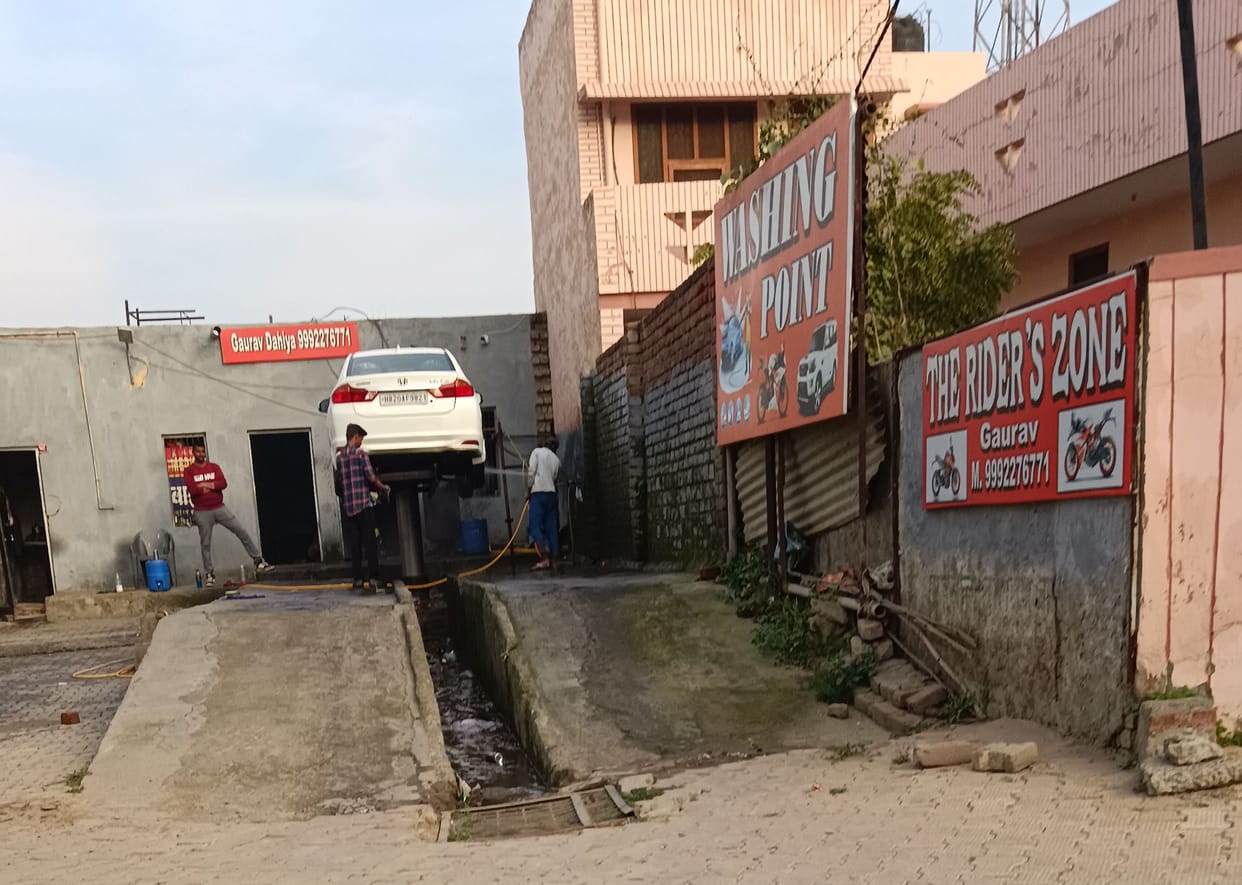 18 service stations running amidst dense population, notice to 10 animal dairy operators