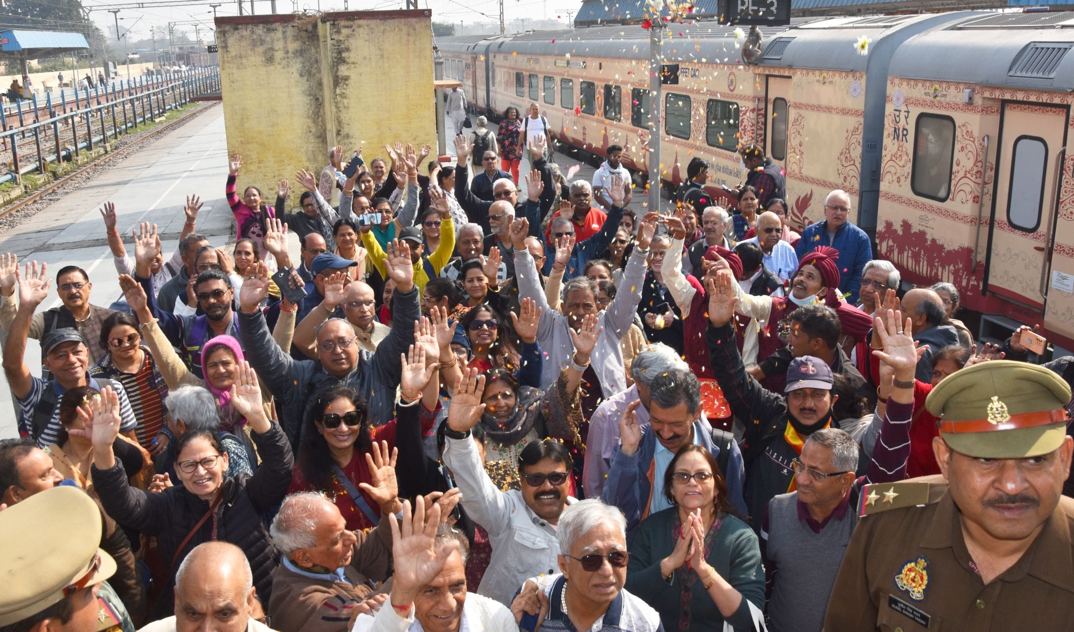 Bharat Gaurav train reached Ayodhya Dham