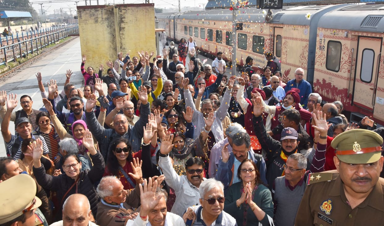 Bharat Gaurav train reached Ayodhya Dham